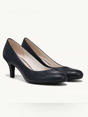 Life Stride Navy Classic Rounded-Toe Comfort Pumps